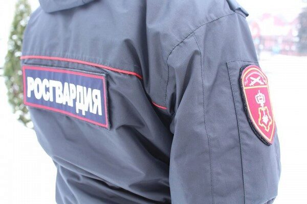 В Кузбассе пьяные посетители разгромили кафе, устав ждать официанта