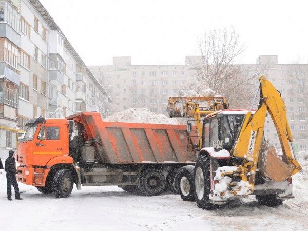 В Саратове ГАИ оштрафовала чиновников за нарушения при уборке снега
