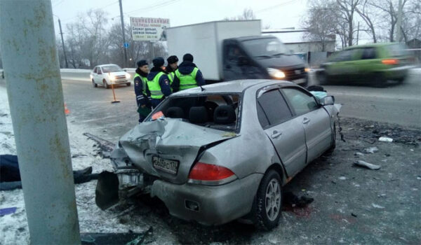 В Челябинске при столкновении легковых машин погибли 4 человека
