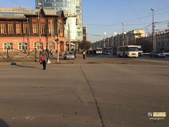 В Екатеринбурге полиция оцепила здание около пожарной части