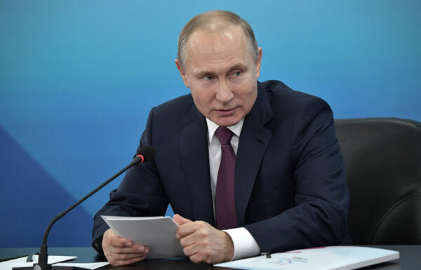 Владимир Путин и президент FIFA обсудят в Сочи ЧМ