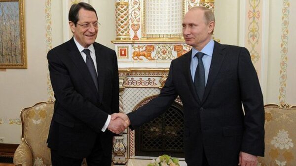 Владимир Путин поздравил Никоса Анастасиадиса с переизбранием на пост президента Кипра