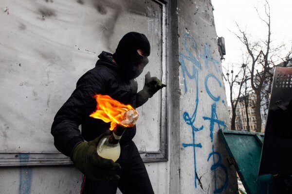 Во Львове пытались сжечь отделение «Сбербанка»