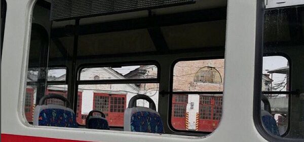 Во Владикавказе вандалы повредили обновленный трамвай