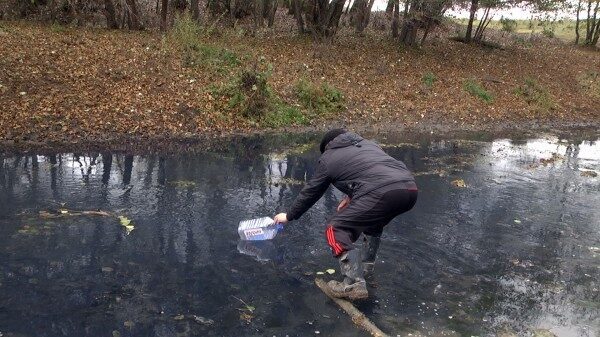 Жители Жилкино жалуются на загрязнение Ангары нефтепродуктами