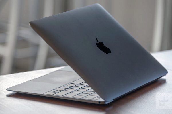 Apple запатентовала ноутбук, имеющий OLED-дисплей вместо клавиатуры