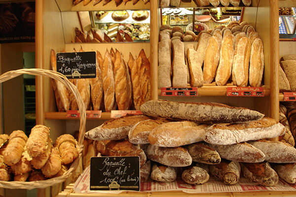 Французского пекаря оштрафовали на 3 тыс. евро за слишком усердный труд