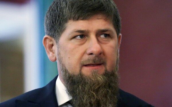 Глава Чечни пригрозил мужчинам, не поздравившим своих жен с 8 марта