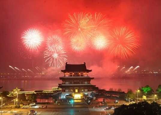 Как встретить Новый год по-китайски и выжить