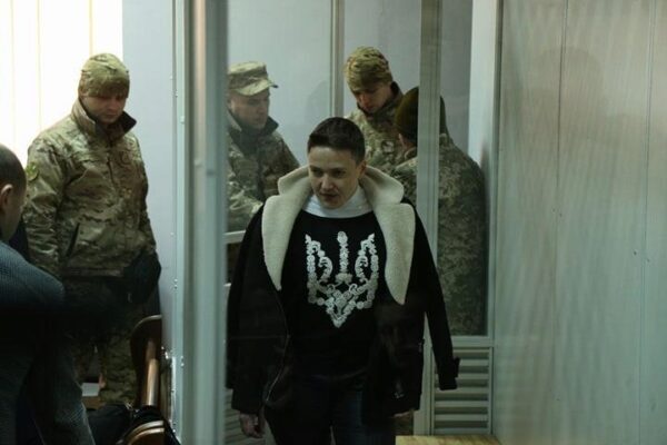 Надежда Савченко объявила голодовку в зале суда