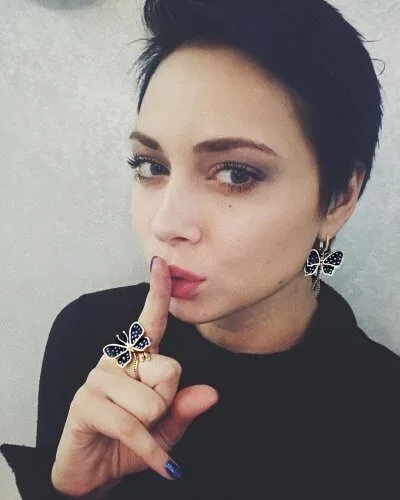 Самбурская рассказала, почему не общается с родственниками