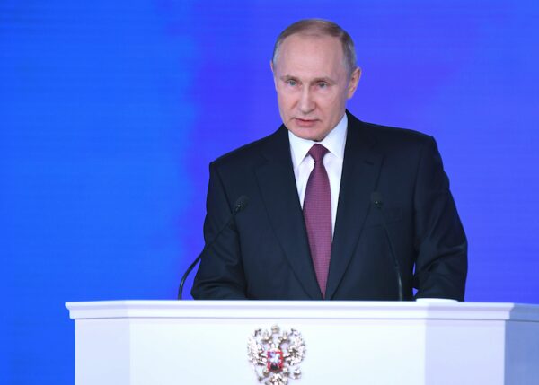 СМИ усмотрели в послании Путина сигнал к кардинальным перестановкам в правительстве