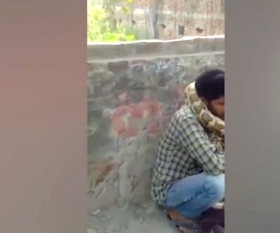 В Индии очевидцы сняли на видео попытку питона задушить заклинателя змей