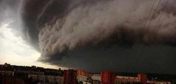 В России 30 регионов пострадают от урагана