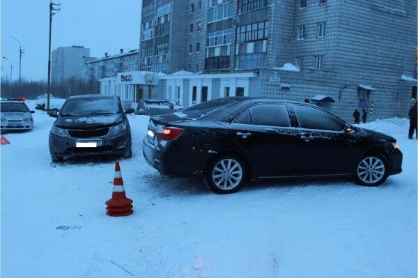 В Смоленске в ДТП две автоледи устроили потасовку