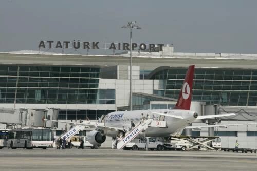 В Турции шутники на три часа задержали вылет самолета