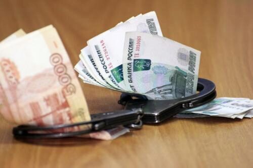 В Углегорске мужчина расплатился в магазине «билетами банка приколов»