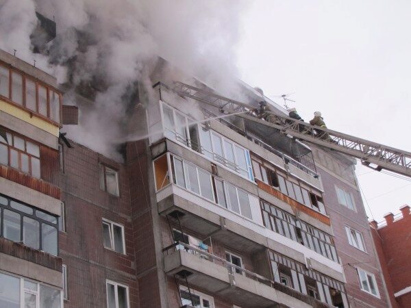 Во взорвавшемся доме в Петербурге жил подрывник из «Перекрестка»