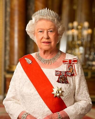Елизавете II 92 года: Какие законы может нарушать королева