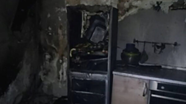Квартира выгорела ночью в центре Липецка
