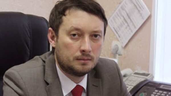 НРО «Единой России» приостановит членство в партии арестованного Валатина