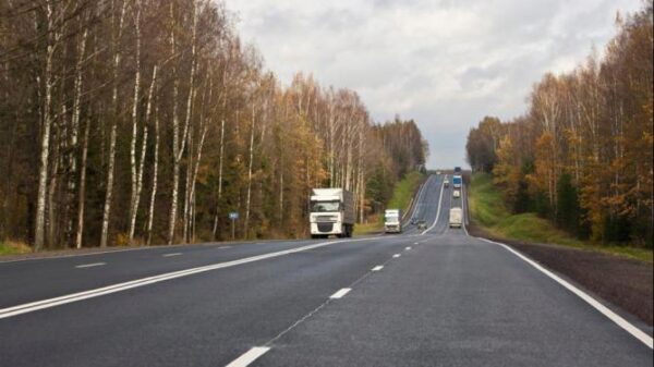 Правительство выделило на развитие российских дорог 6,1 млрд. рублей