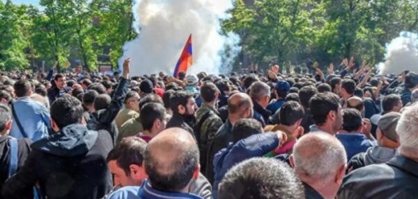 Протесты в Ереване: госпитализированы 46 человек
