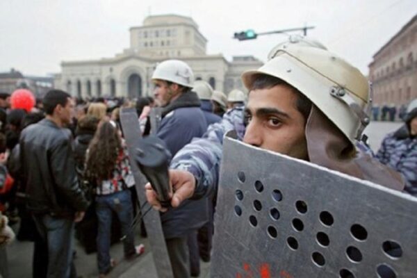 В Армении заявили о начале «бархатной революции»