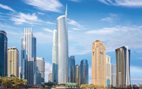В Дубае горит 360-метровый небоскреб Almas Tower