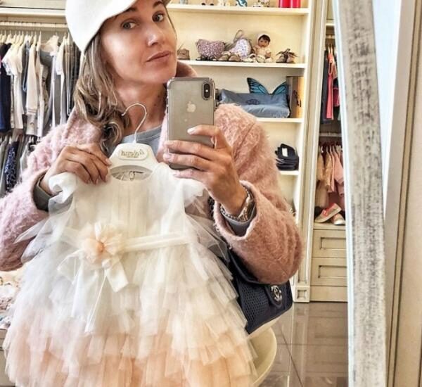 Юлия Ковальчук озадачена выбором наряда для маленькой дочери