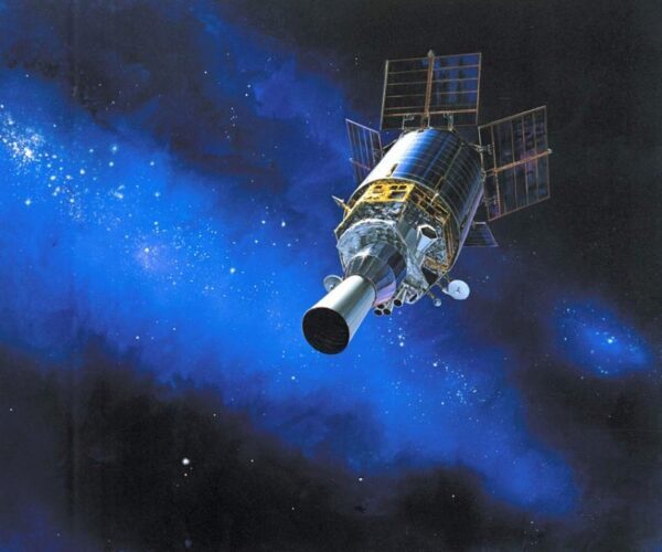 Эксперты: Советский спутник "Космос-1766" упадёт на Землю 16 мая