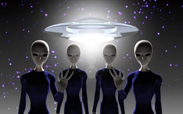 Инопланетяне или привидение: мистическое явление заинтриговало пользователей Сети