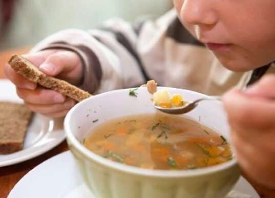 Как родители могут пожаловаться на питание в школах или детских садах