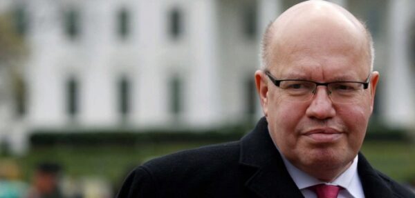 Министр экономики ФРГ прибыл в Киев обсудить «Северный поток-2»