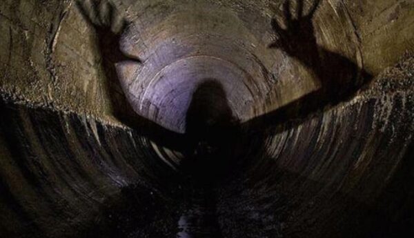 Неизвестное науке гуманоидное существо запечатлели на камеру в австрийской пещере