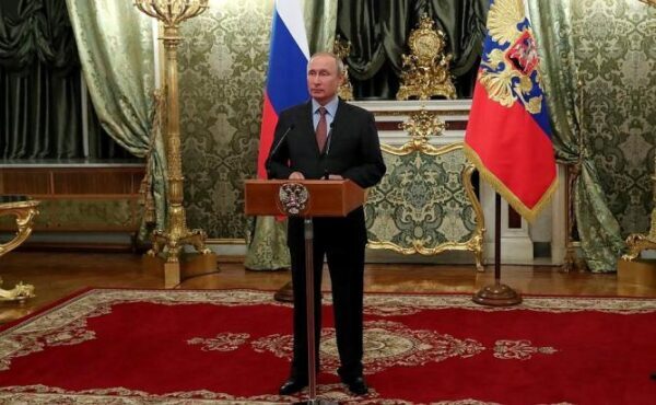 Путин внес кандидатуру Медведева на пост главы Правительства