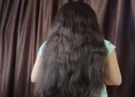 Школьница растила свою косу 13 лет и в один день обрезала ее на парики больным детям
