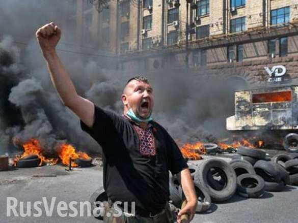 Скандал: Полицейского, высмеявшего «активистов» Майдана и «атошников», отстранили от службы