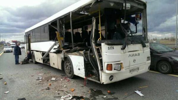 В Башкирии произошло ДТП с микроавтобусом: пострадали 9 человек