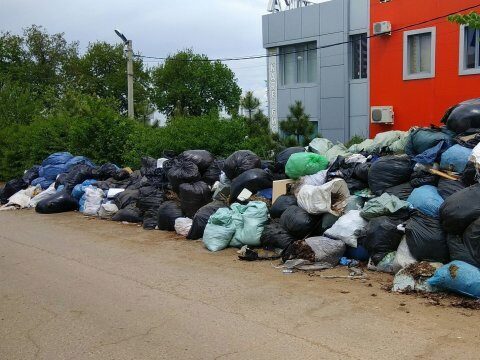 Жители Волжского района Саратова пожаловались на гору мусора