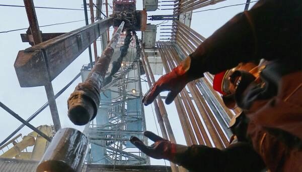 СМИ: "Роснефть" пострадает, но не лишится контрактов из-за банкротства китайской CEFC