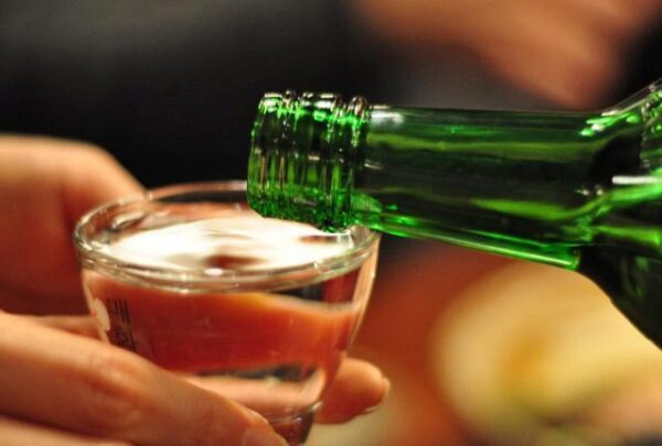 Австралийский ресторан оштрафован за оставление пьяных клиенток на улице