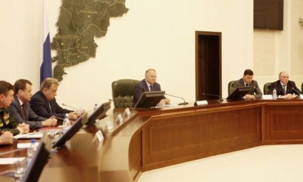 Цуканов провел первое совещание с главами уральских регионов