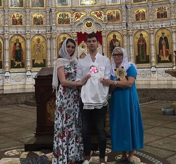 Дмитрий Дмитренко и Ольга Рапунцель покрестили дочку
