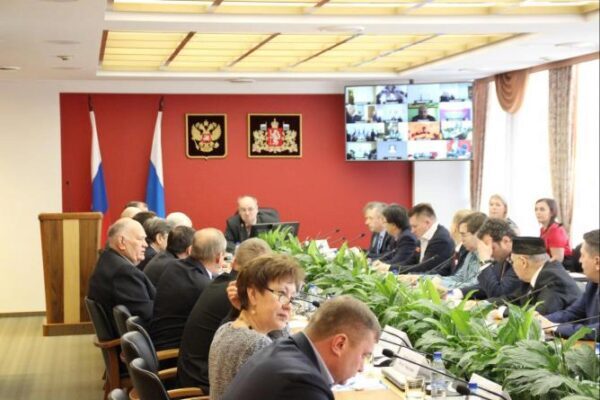 Свердловское Заксобрание утвердило одну треть новой Общественной палаты региона