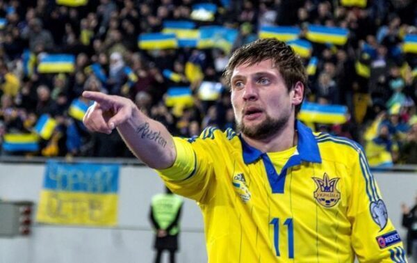 Украинский футболист поддержал Смолова после матча с Хорватией