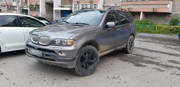 У жителя Екатеринбурга арестовали BMW за долги по кредитам в 1 млн рублей