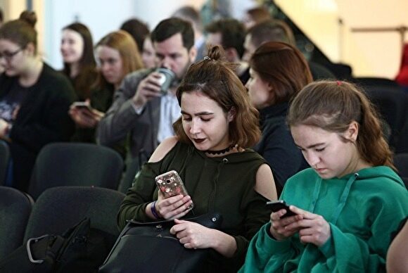 ФОМ: Более половины россиян считают наказание за репосты и лайки в соцсетях правильным