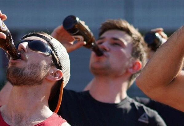 Канадца лишили победы в забеге за то, что он выпил мало пива