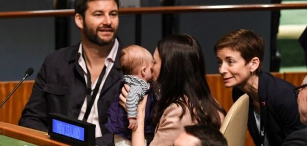 Премьер Новой Зеландии пришла на Генассамблею ООН с младенцем
